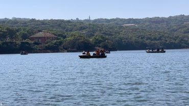 Venna Lake in Mahabaleshwar offers relaxation, adventure, and stunning views, making it a popular tourist destination.